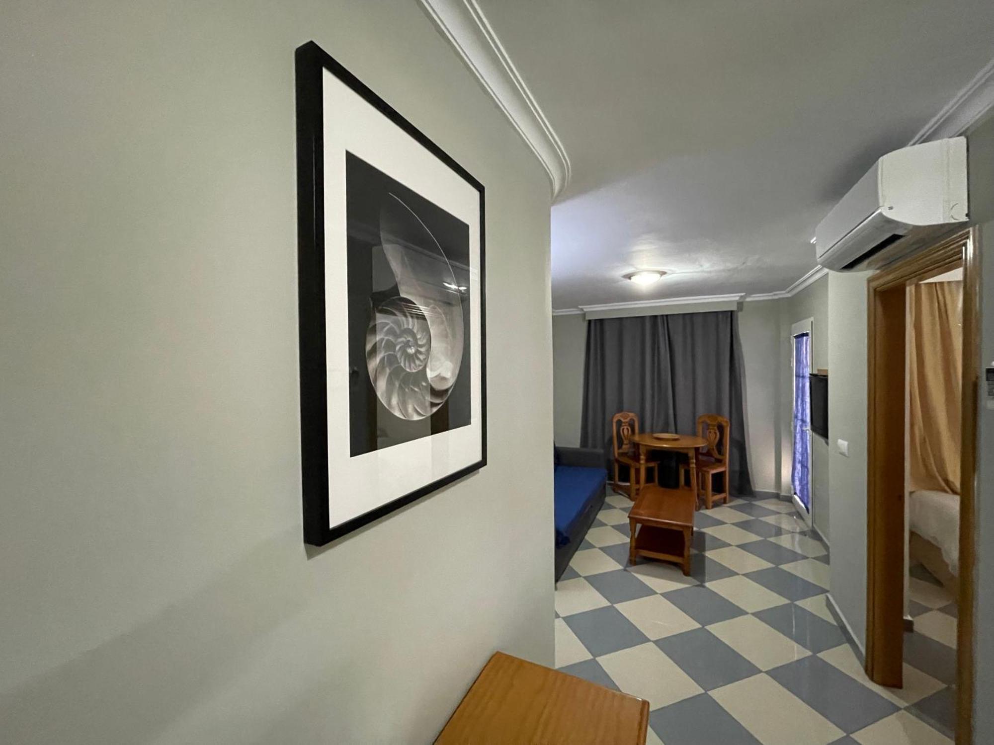 Apartamentos Nina De Oro Торремолинос Экстерьер фото
