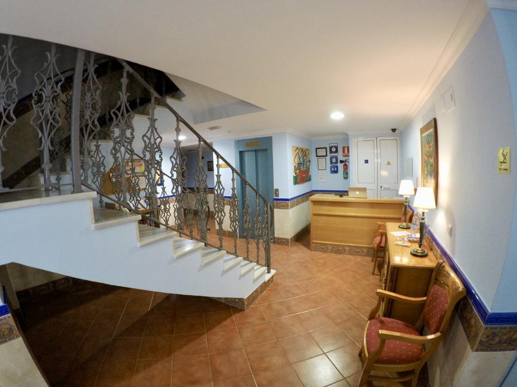 Apartamentos Nina De Oro Торремолинос Экстерьер фото