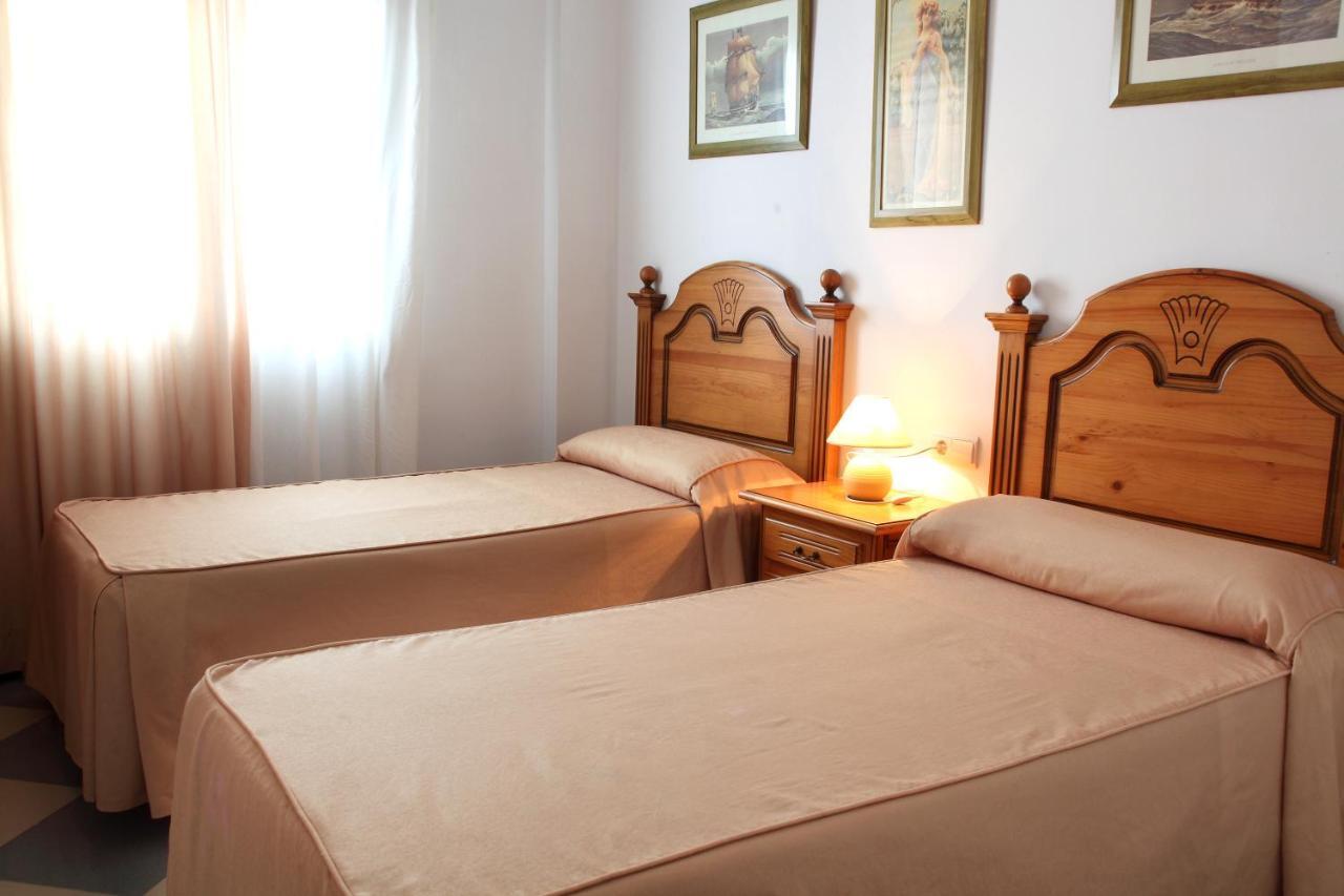 Apartamentos Nina De Oro Торремолинос Номер фото